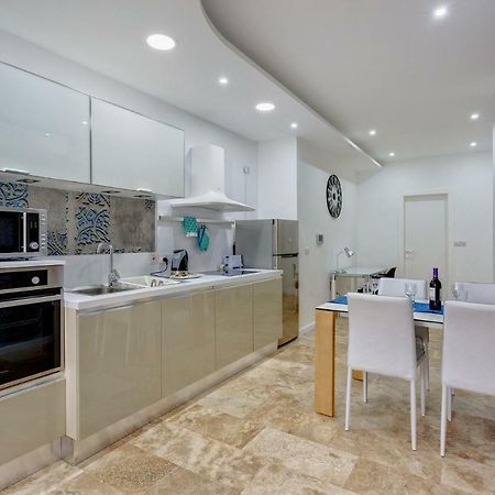 Modern 2 Bedroom Apartment In St Julians Saint Julian's エクステリア 写真